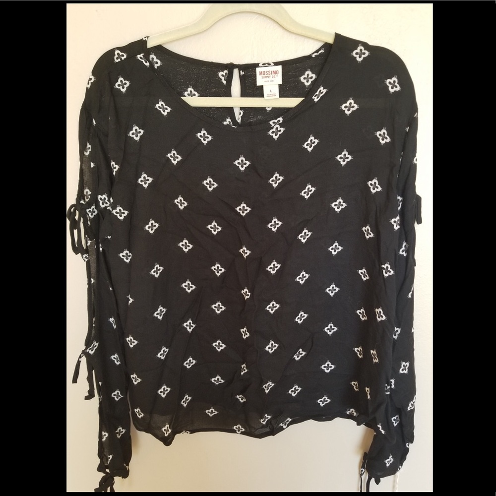 Mossimo black and white long sleeve blouse